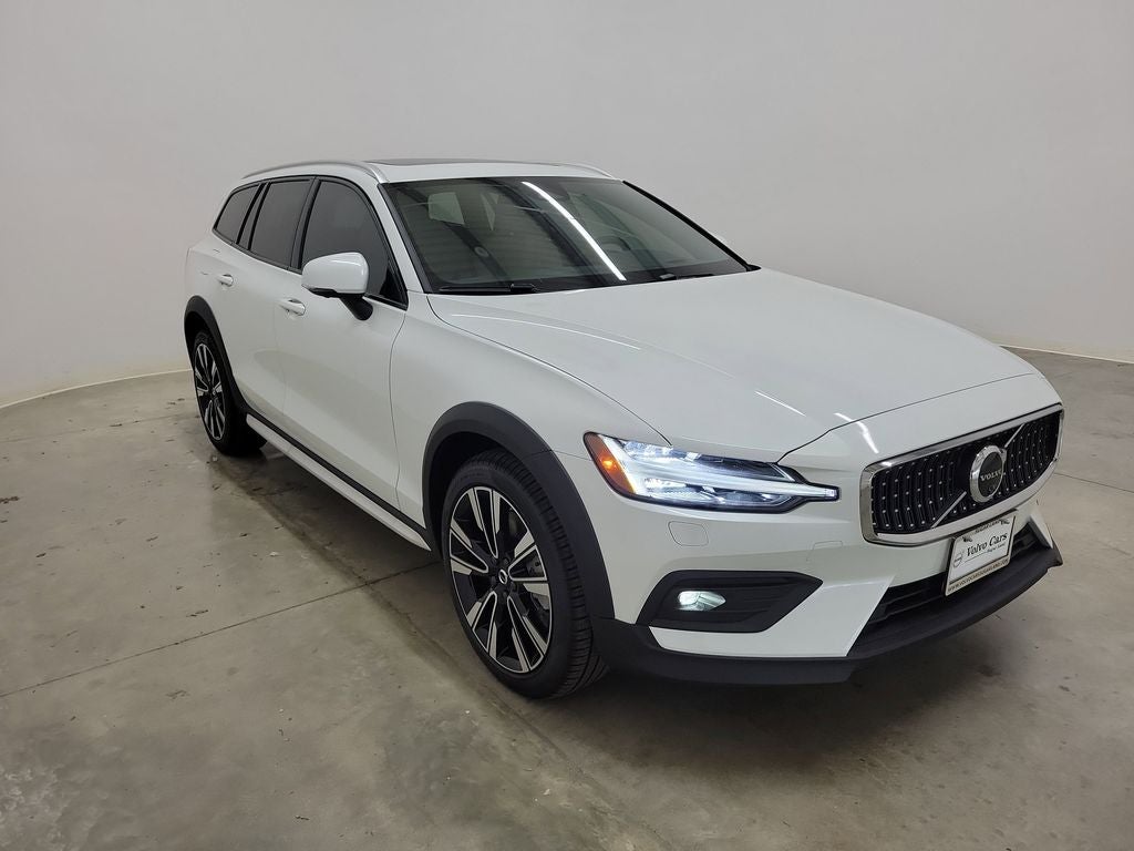 2026 Volvo V60 Cross Country B5 Ultra