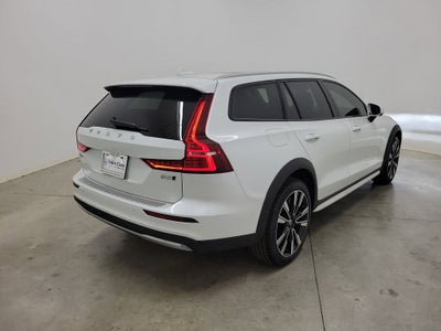 2026 Volvo V60 Cross Country B5 Ultra