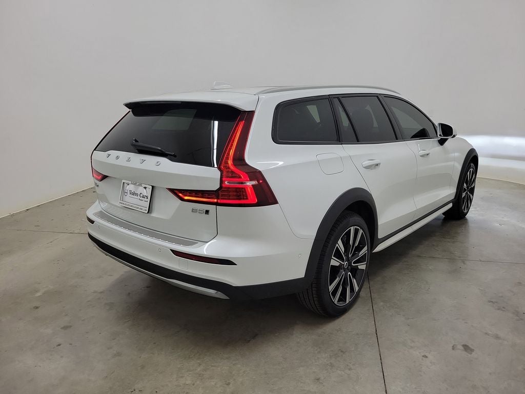 2026 Volvo V60 Cross Country B5 Ultra