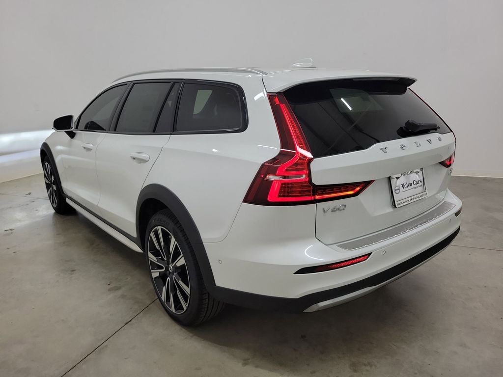 2026 Volvo V60 Cross Country B5 Ultra