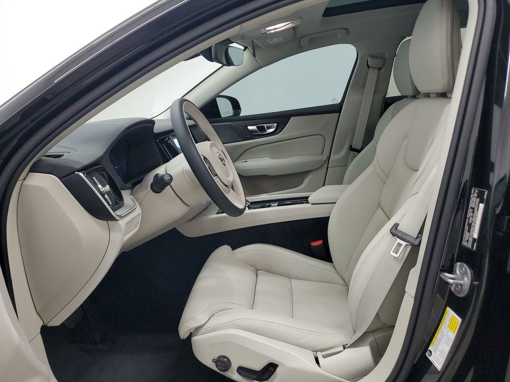 2025 Volvo V60 Cross Country AWD Ultra