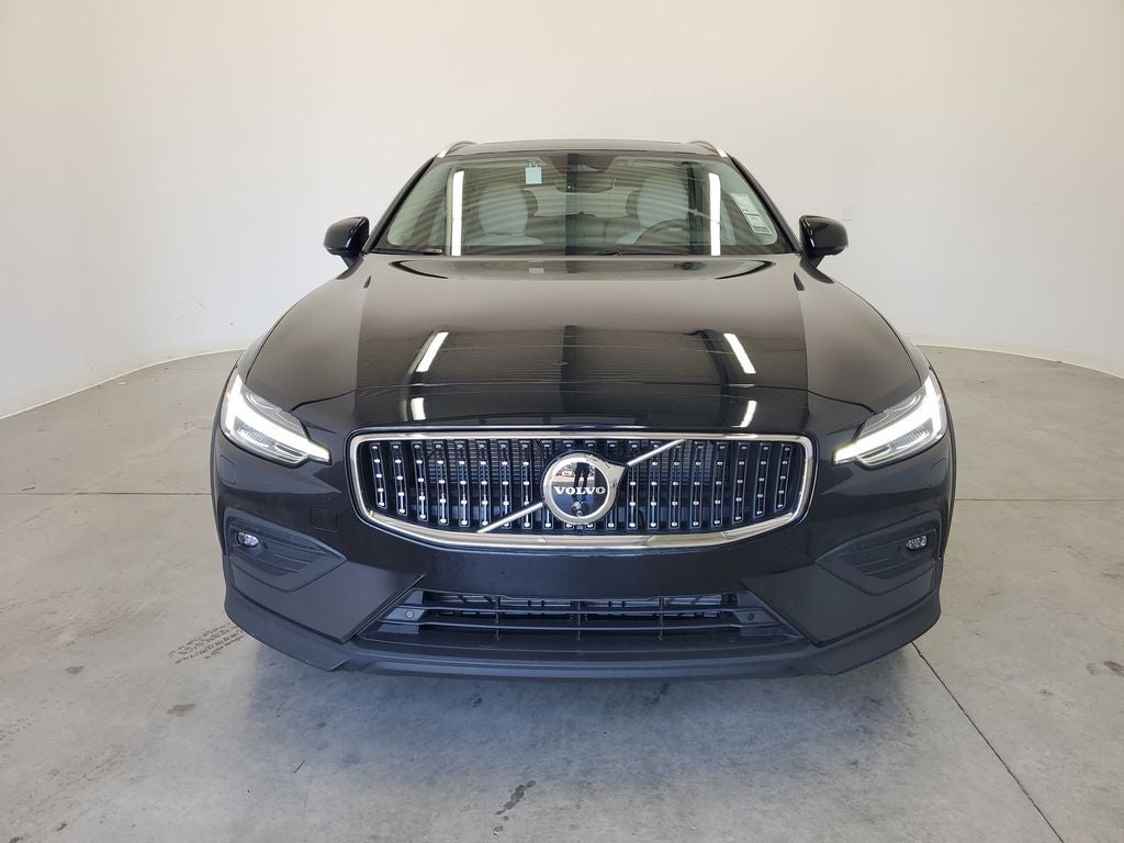 2025 Volvo V60 Cross Country AWD Ultra