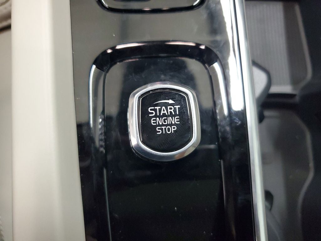 2025 Volvo V60 Cross Country AWD Ultra