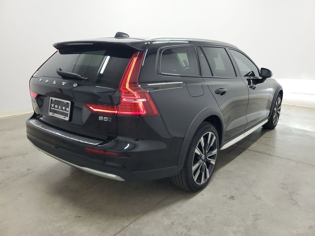 2025 Volvo V60 Cross Country AWD Ultra