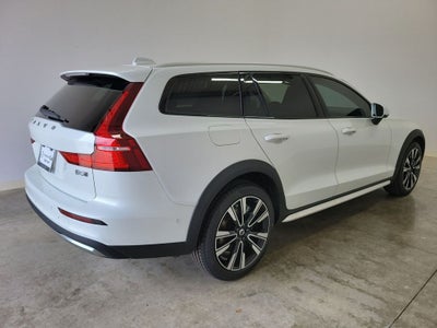 2026 Volvo V60 Cross Country B5 Ultra