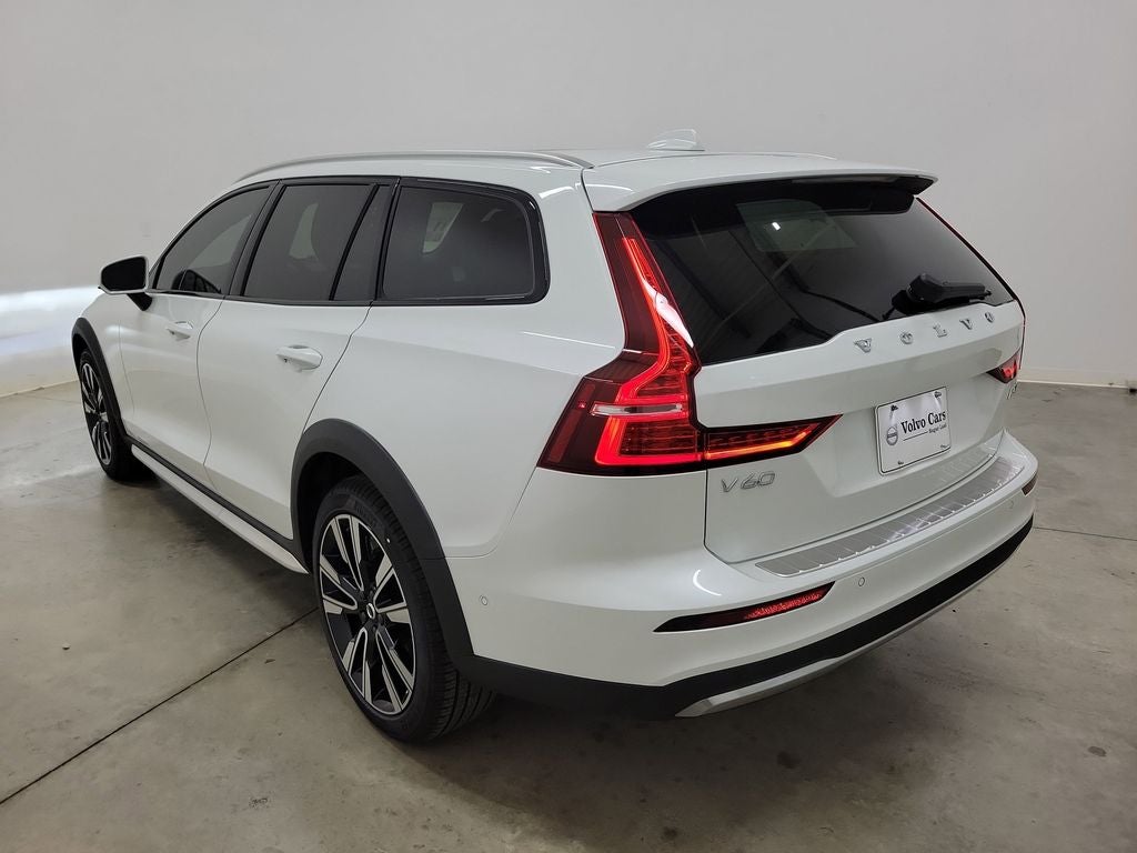 2026 Volvo V60 Cross Country B5 Ultra