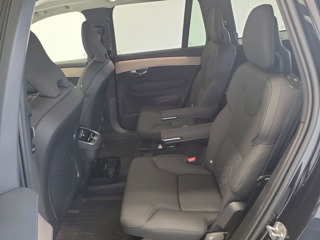 2026 Volvo XC90 B5 Plus