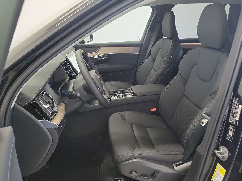 2026 Volvo XC90 B5 Plus