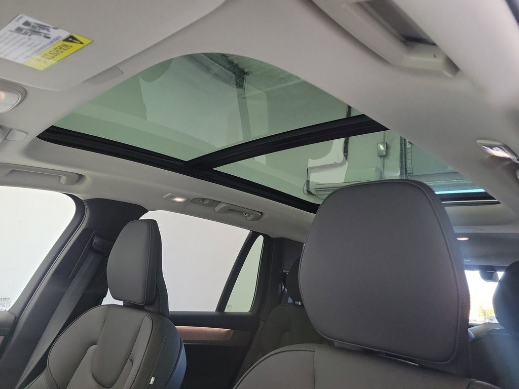 2026 Volvo XC90 B5 Plus