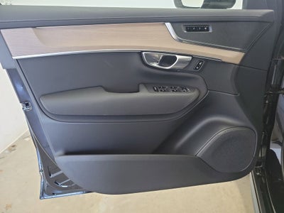2026 Volvo XC90 B5 Plus