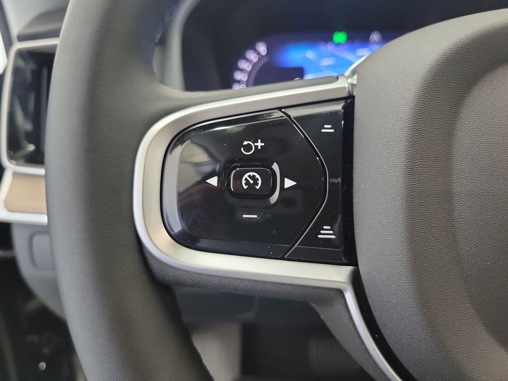 2026 Volvo XC90 B5 Plus