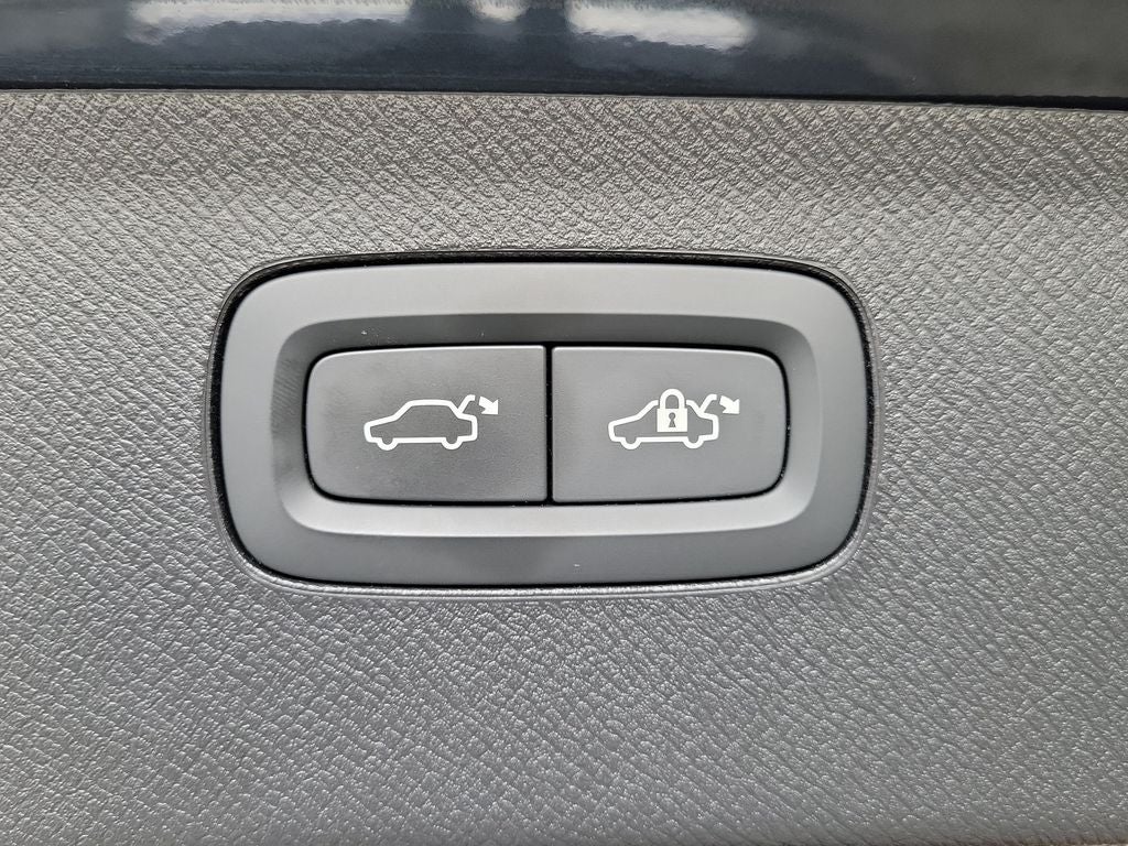 2025 Volvo XC90 B5 Plus 2025.5