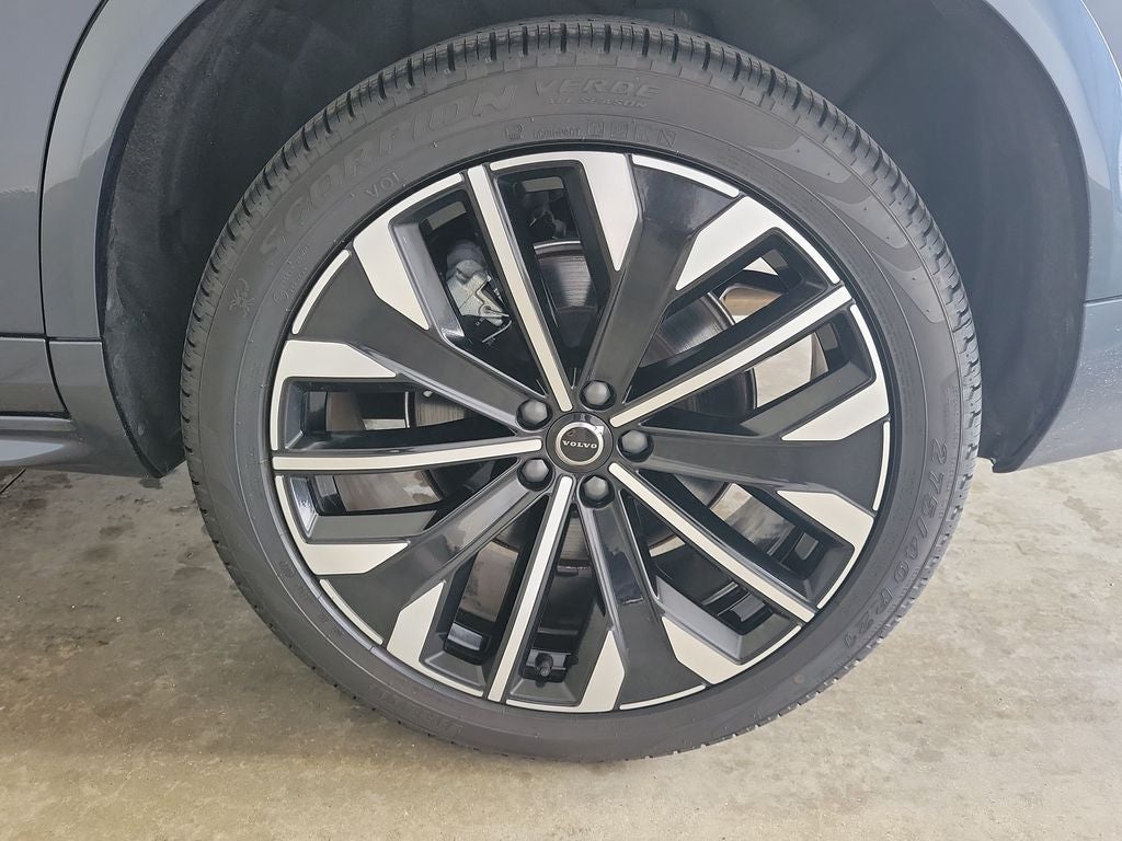 2025 Volvo XC90 B5 Plus 2025.5