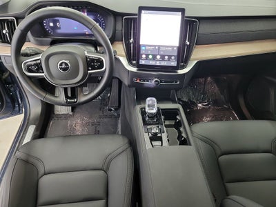 2025 Volvo XC90 B5 Plus 2025.5