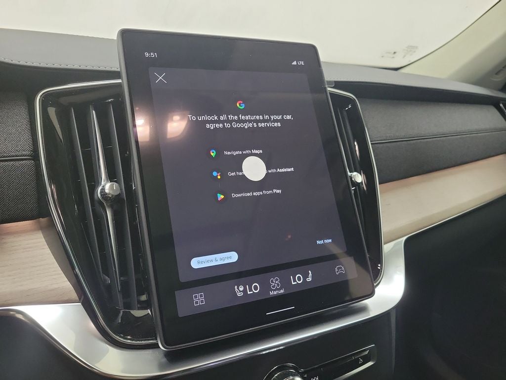 2026 Volvo XC90 B5 Core