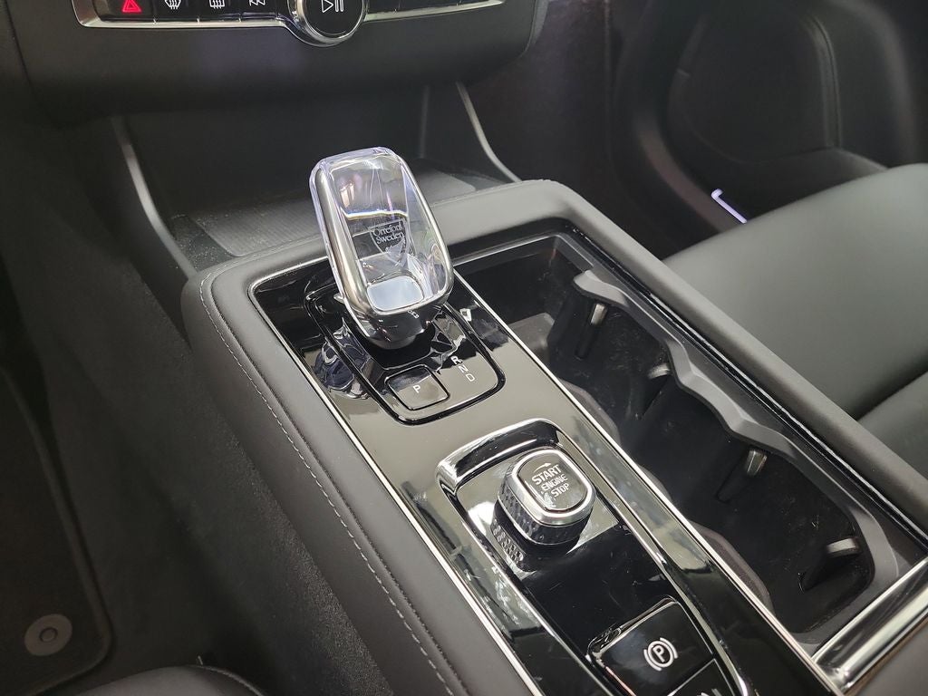 2026 Volvo XC90 B5 Core
