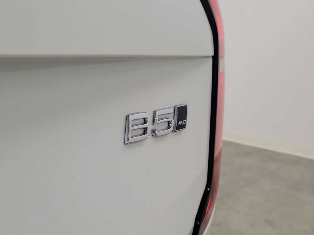 2026 Volvo XC90 B5 Core