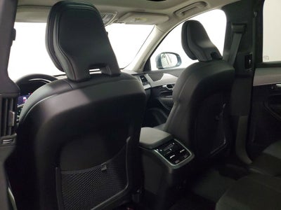 2025 Volvo XC90 B5 Core