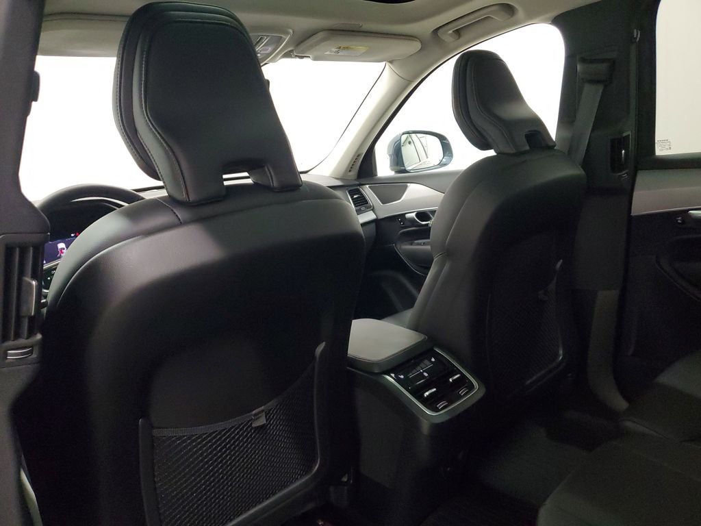 2025 Volvo XC90 B5 Core