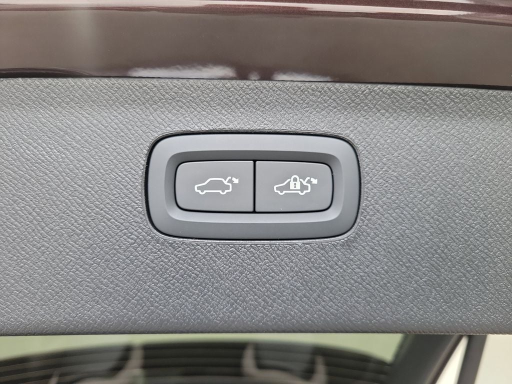2026 Volvo XC90 B5 Core