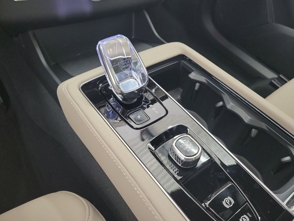 2026 Volvo XC90 B5 Core