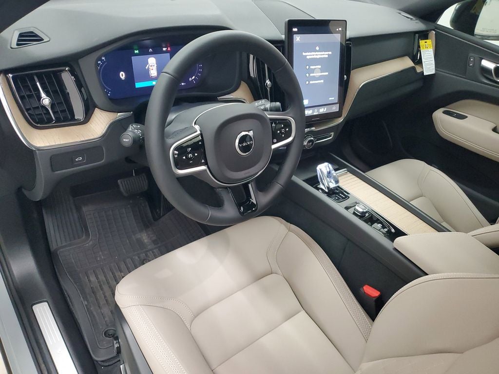 2026 Volvo XC60 B5 Plus