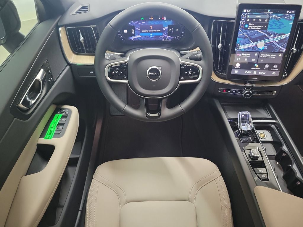 2026 Volvo XC60 B5 Plus