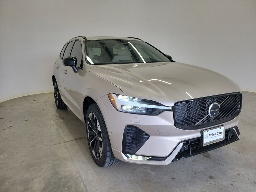 2026 Volvo XC60 B5 Plus