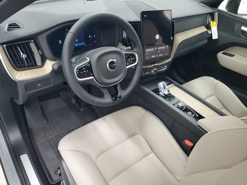 2026 Volvo XC60 B5 Plus