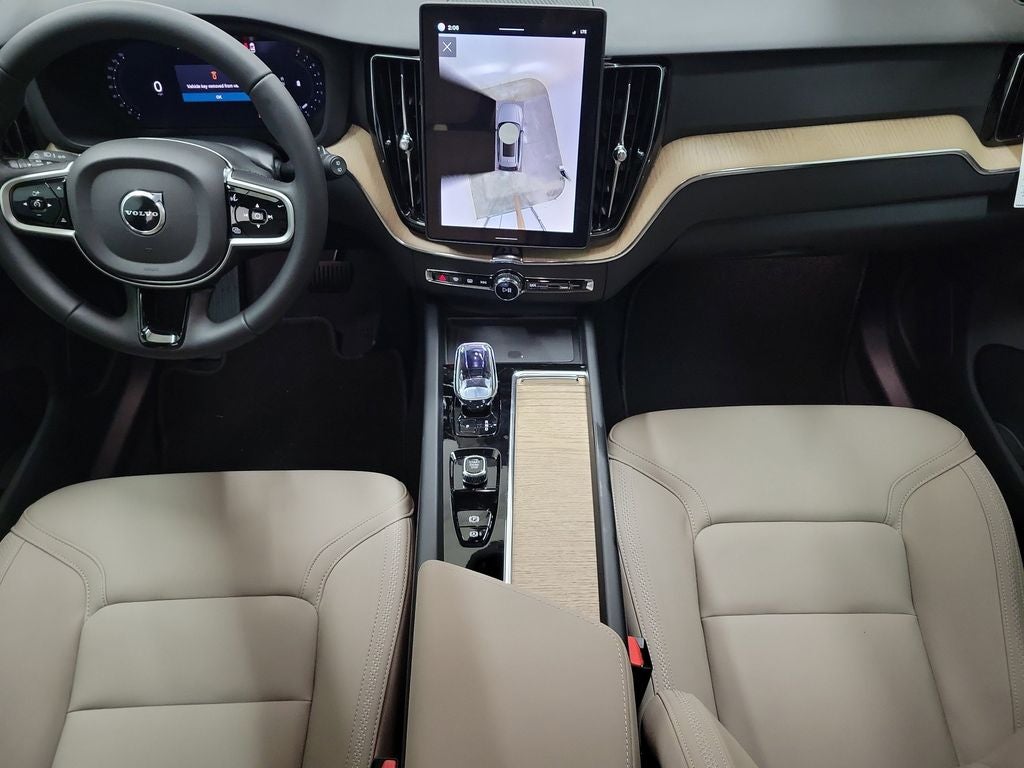 2026 Volvo XC60 B5 Plus
