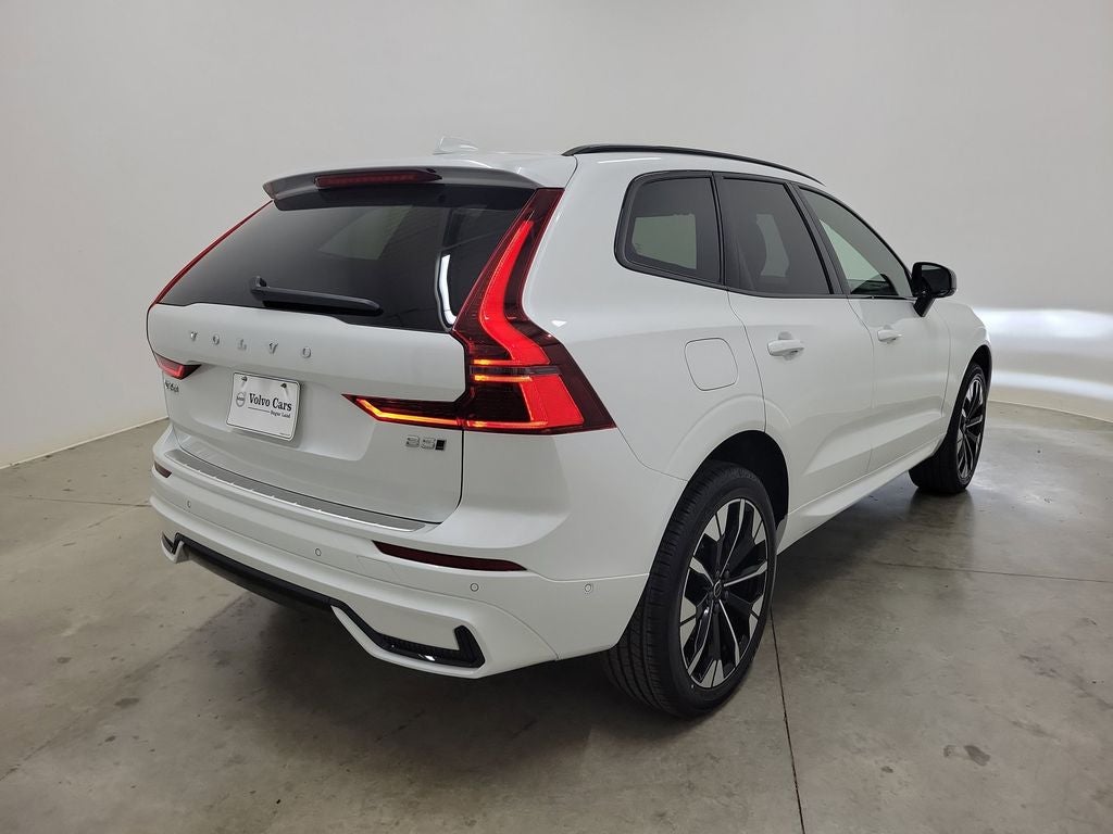 2026 Volvo XC60 B5 Plus