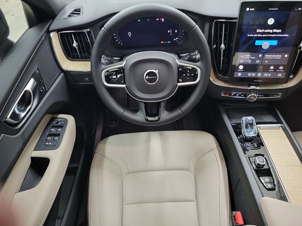 2026 Volvo XC60 B5 Plus