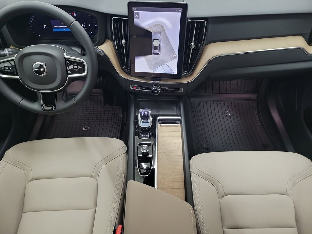 2026 Volvo XC60 B5 Plus