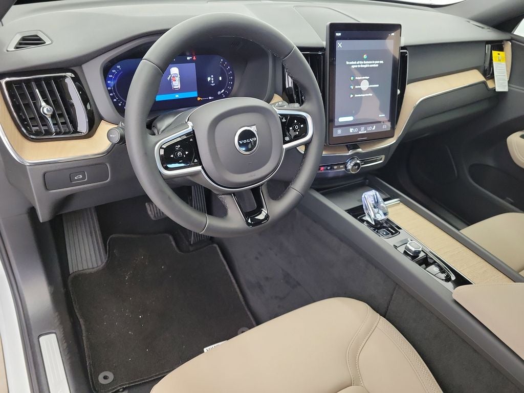 2026 Volvo XC60 B5 Plus