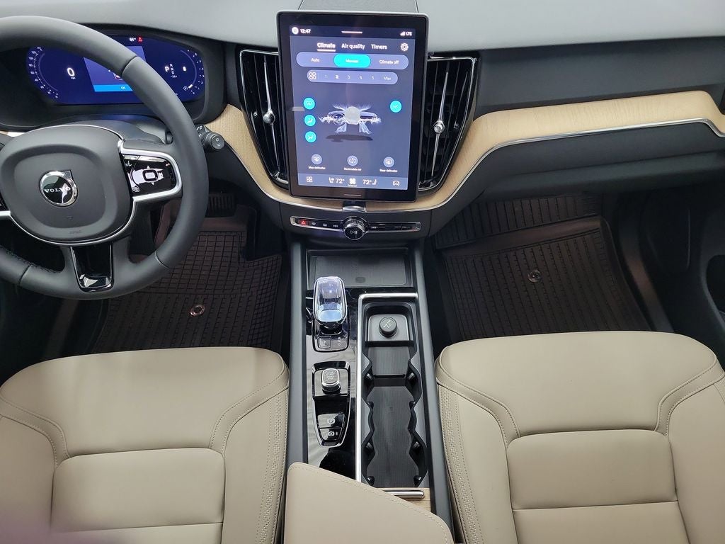 2026 Volvo XC60 B5 Plus