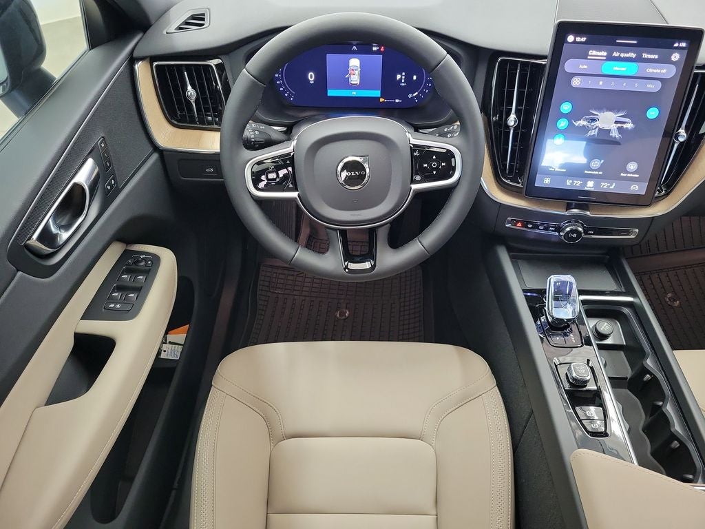 2026 Volvo XC60 B5 Plus