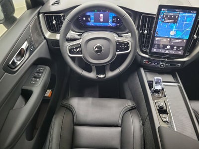 2026 Volvo XC60 B5 Ultra Black Edition