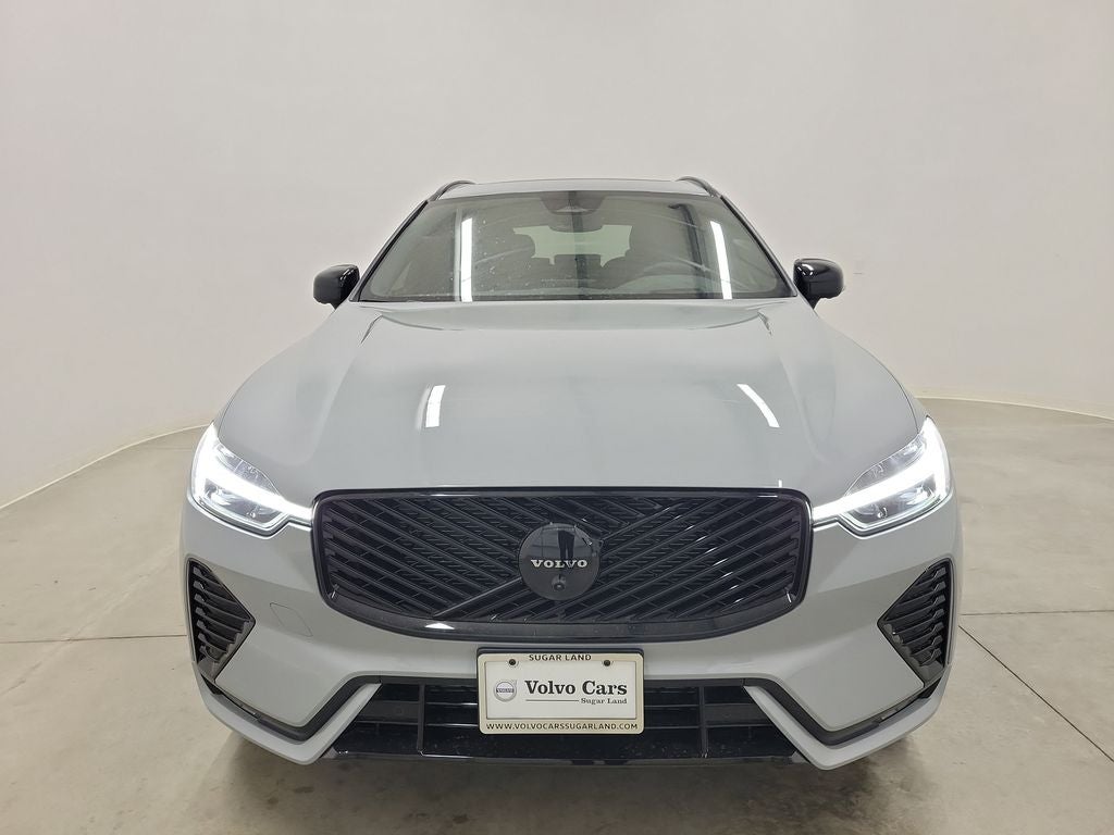2026 Volvo XC60 B5 Ultra Black Edition