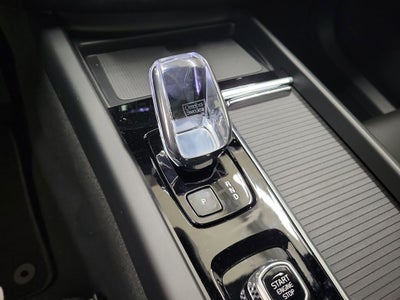 2026 Volvo XC60 B5 Ultra Black Edition