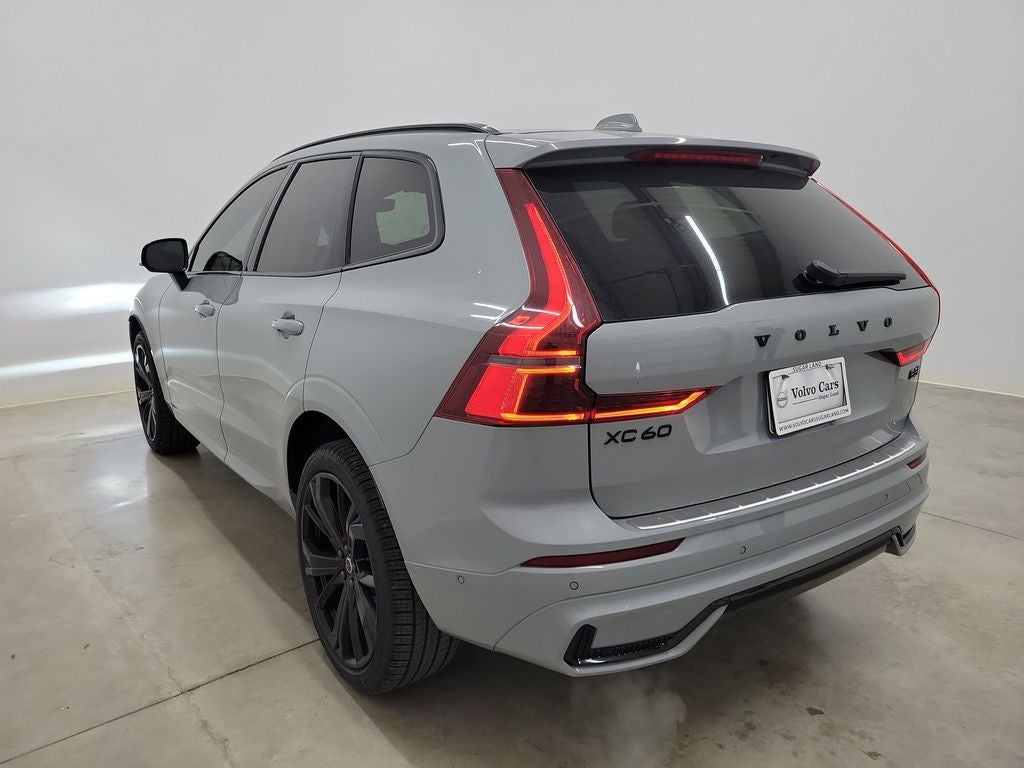 2026 Volvo XC60 B5 Ultra Black Edition