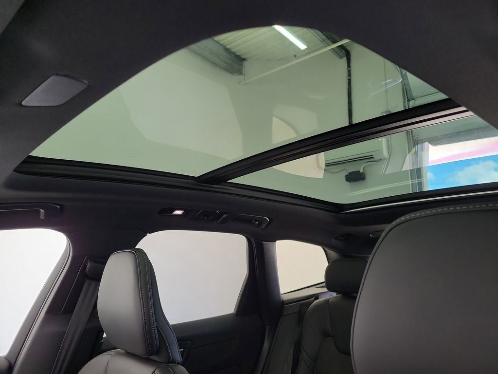 2026 Volvo XC60 B5 Ultra Black Edition