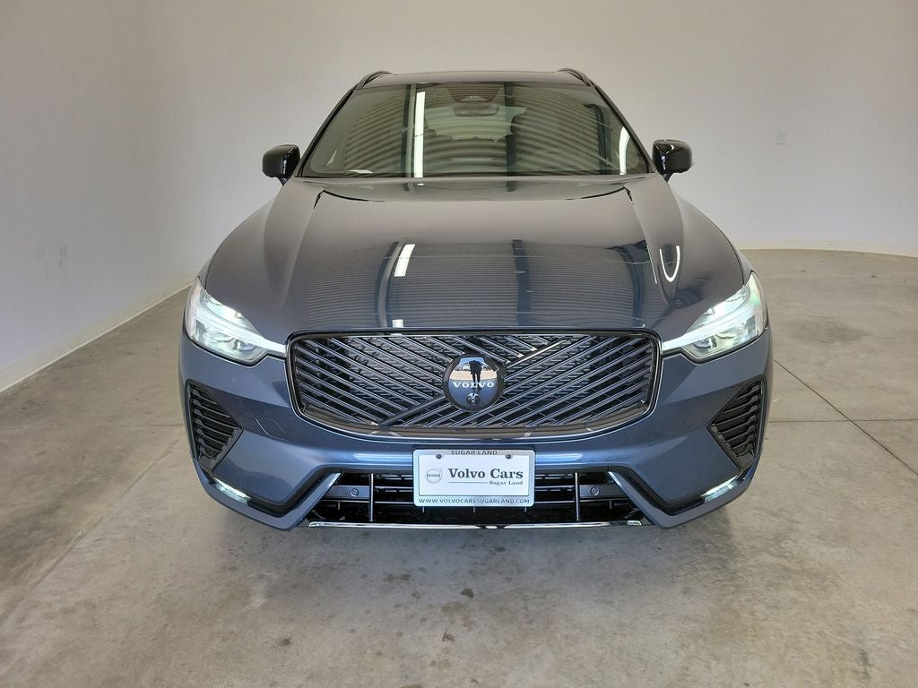 2026 Volvo XC60 B5 Ultra Black Edition