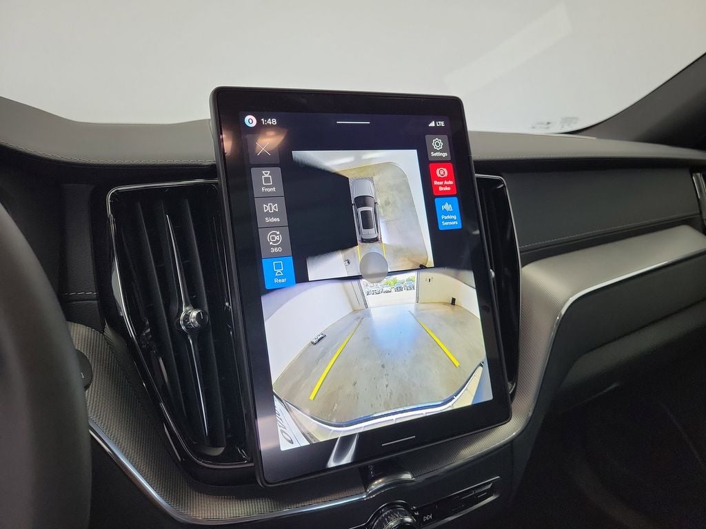 2026 Volvo XC60 B5 Ultra Black Edition