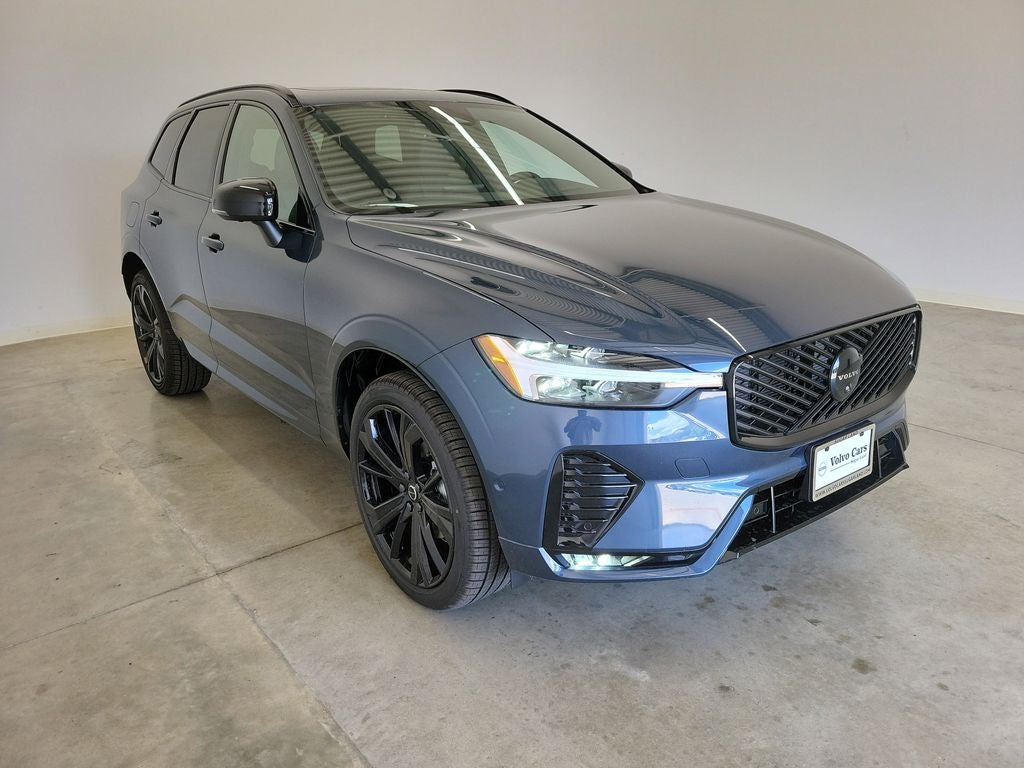 2026 Volvo XC60 B5 Ultra Black Edition