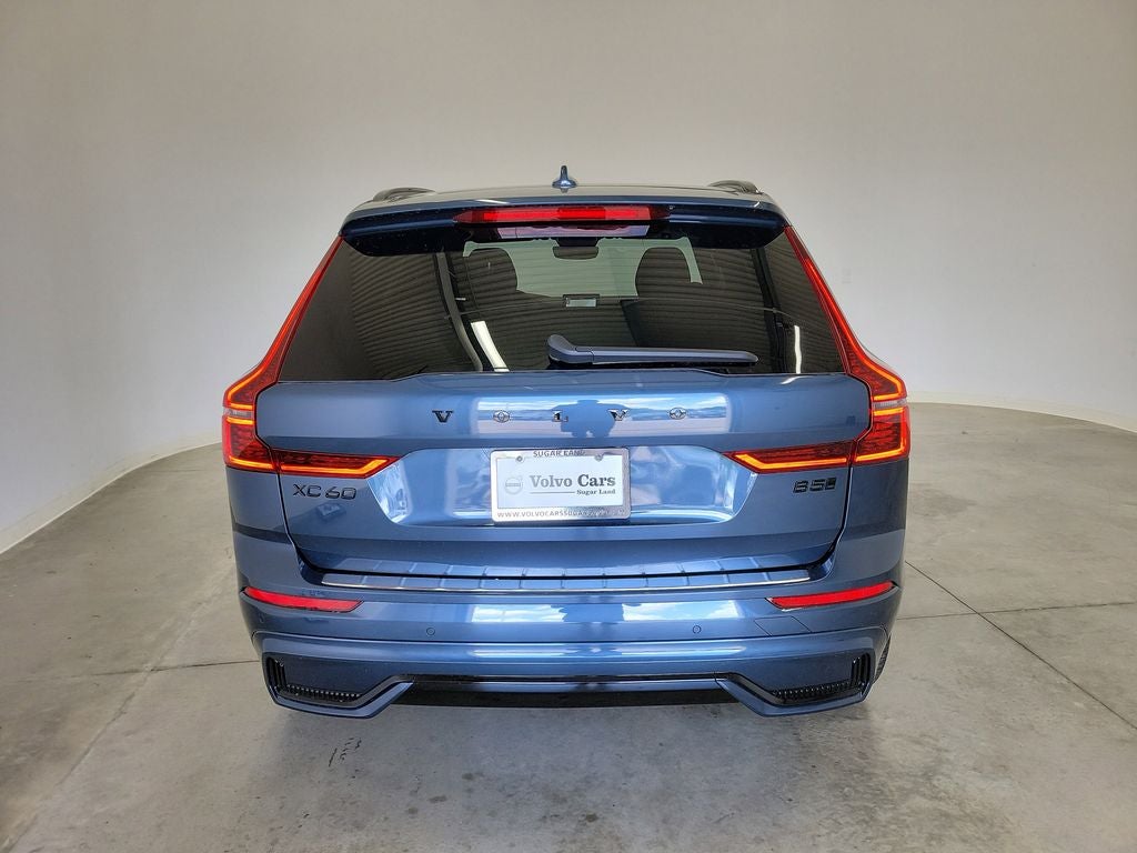 2026 Volvo XC60 B5 Ultra Black Edition