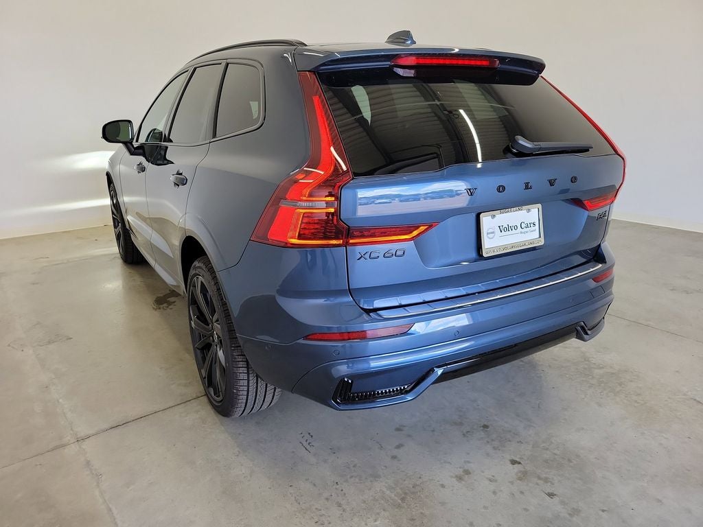 2026 Volvo XC60 B5 Ultra Black Edition