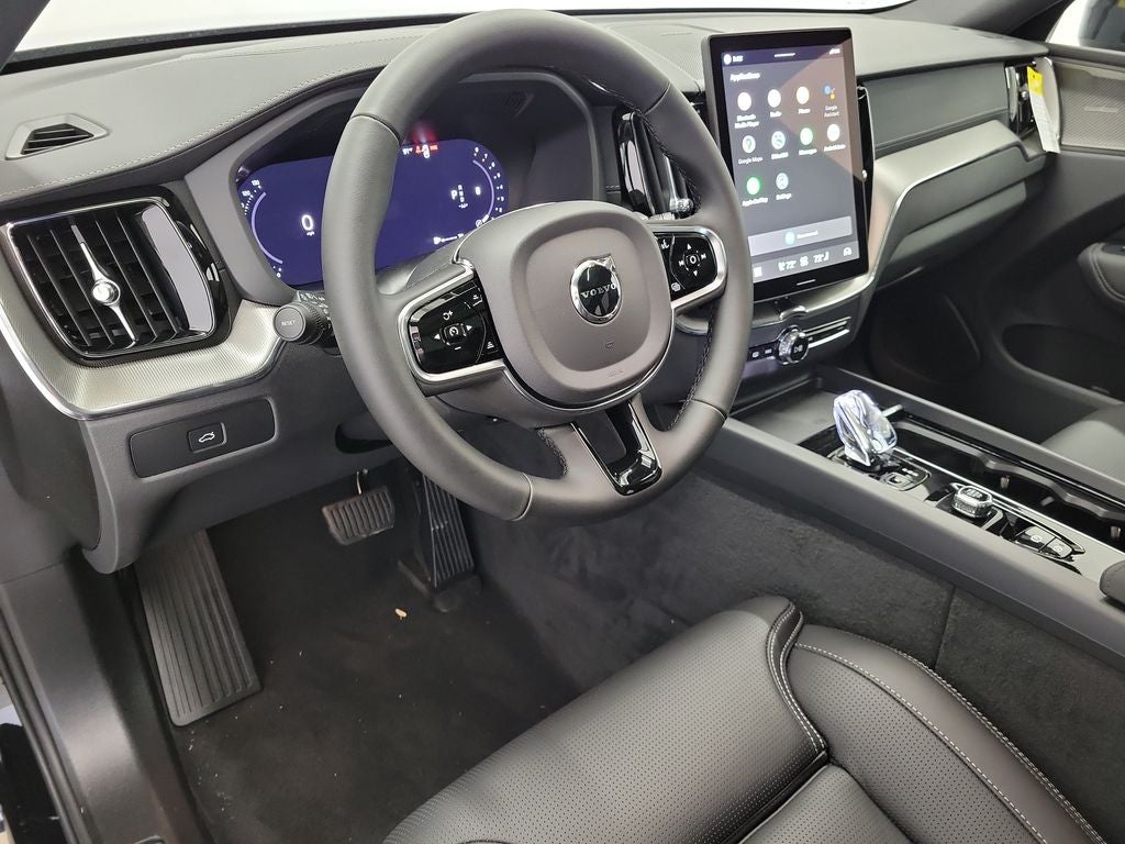 2026 Volvo XC60 B5 Ultra Black Edition