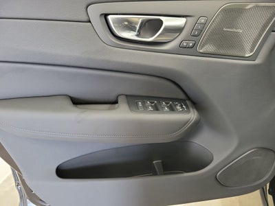 2026 Volvo XC60 B5 Ultra Black Edition