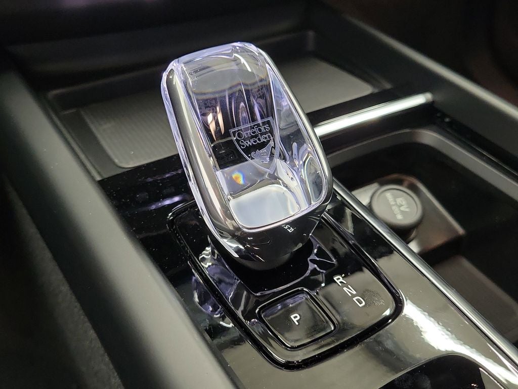 2026 Volvo XC60 B5 Ultra Black Edition