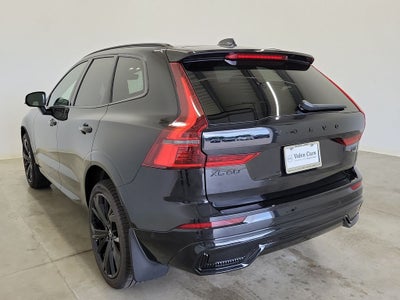 2026 Volvo XC60 B5 Ultra Black Edition
